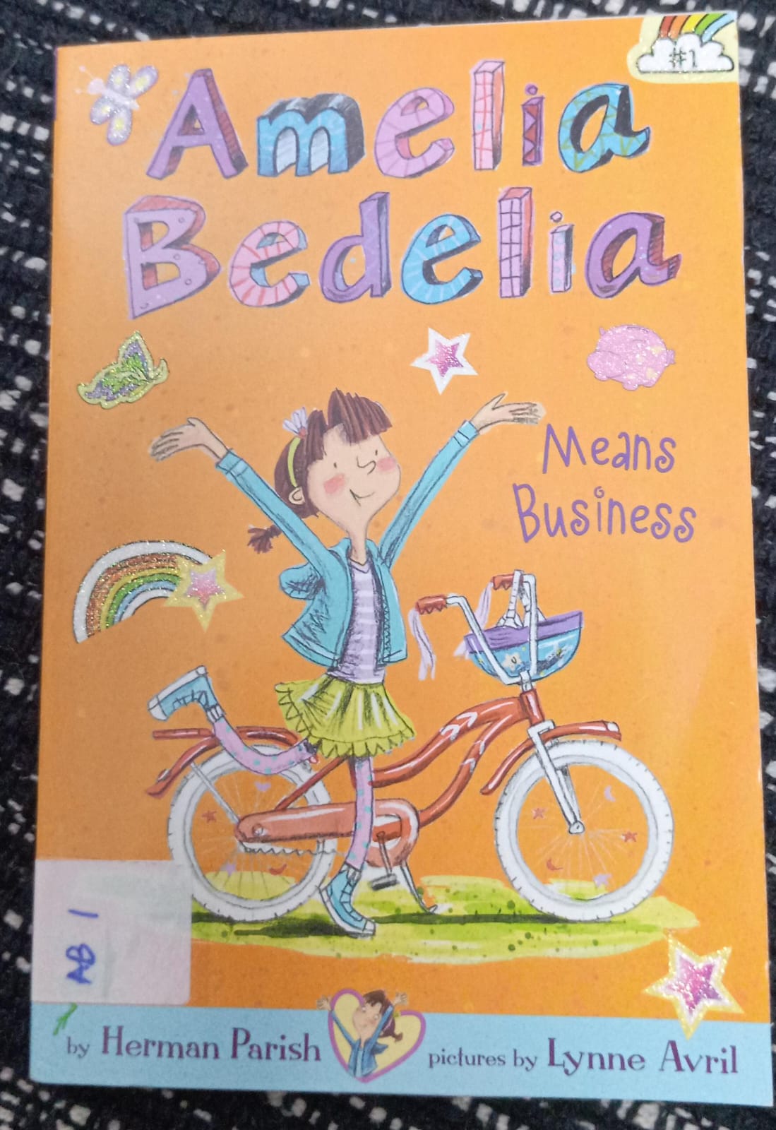 AMELIA BEDELIA MEANS BUSINESS - AB - 1