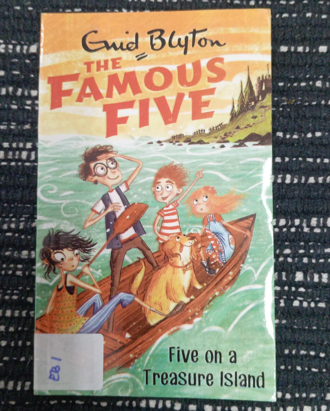 THE FAMOUS FIVE (FIVE ON A TRESURE ISLAND) - EB - 1