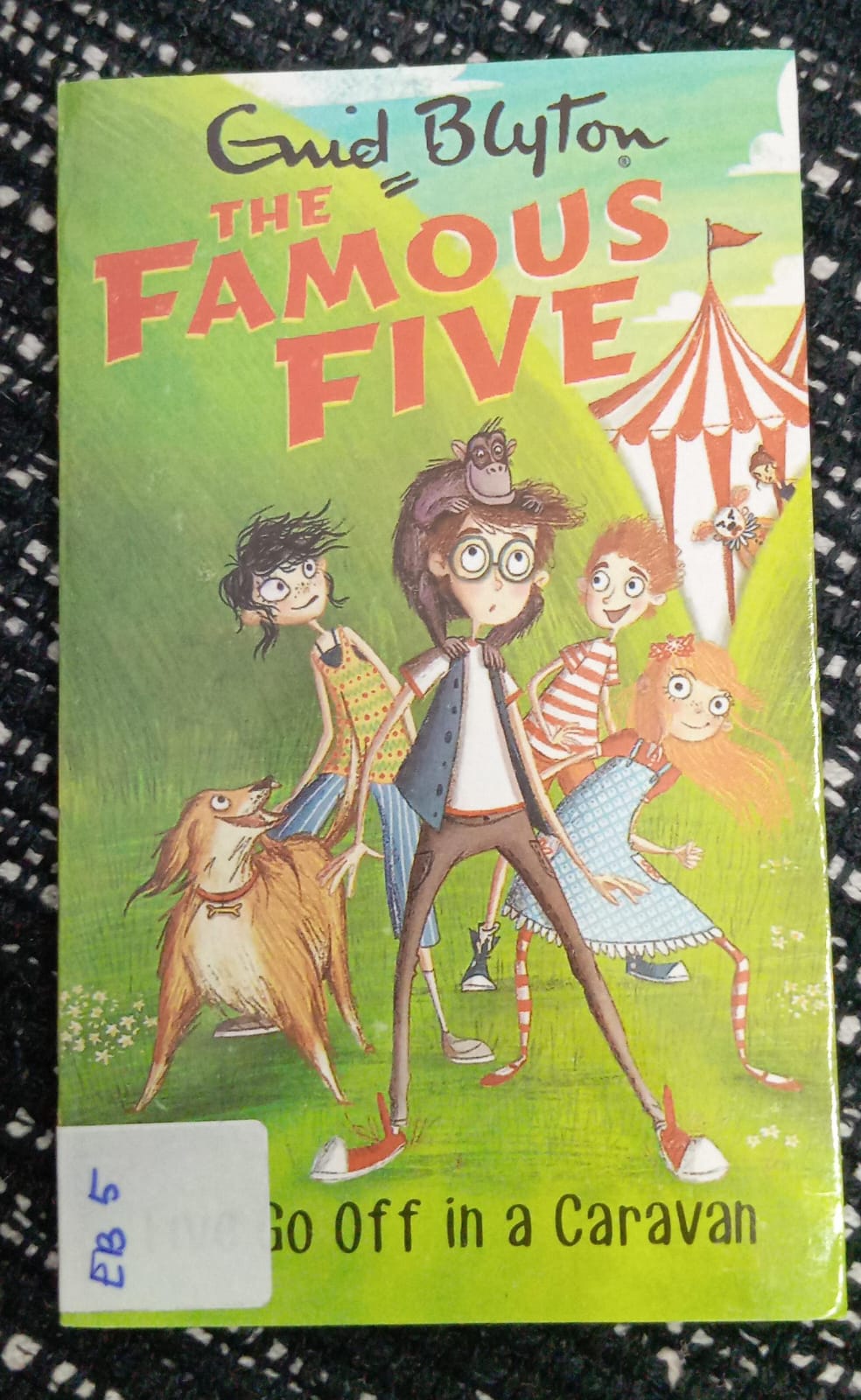 THE FAMOUS FIVE (FIVE GO OFF IN A CARAVAN) - EB - 5