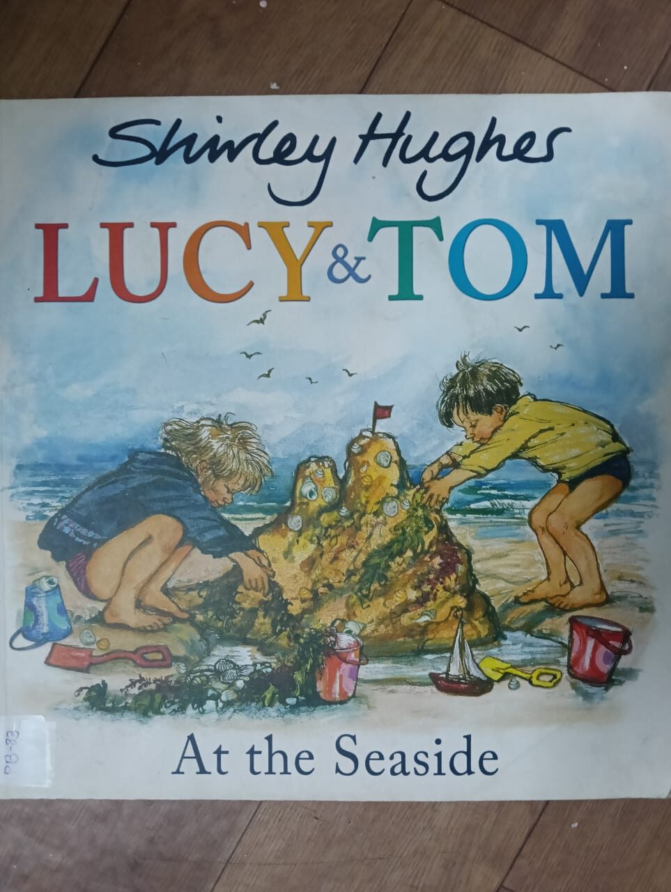 Lucy and Tom at the Seaside (1976)